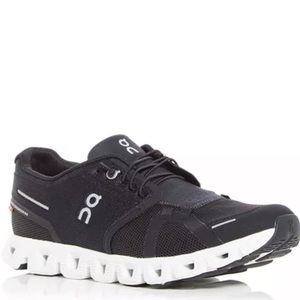 NIB MENS ON CLOUD 5 RUNNING SHOE